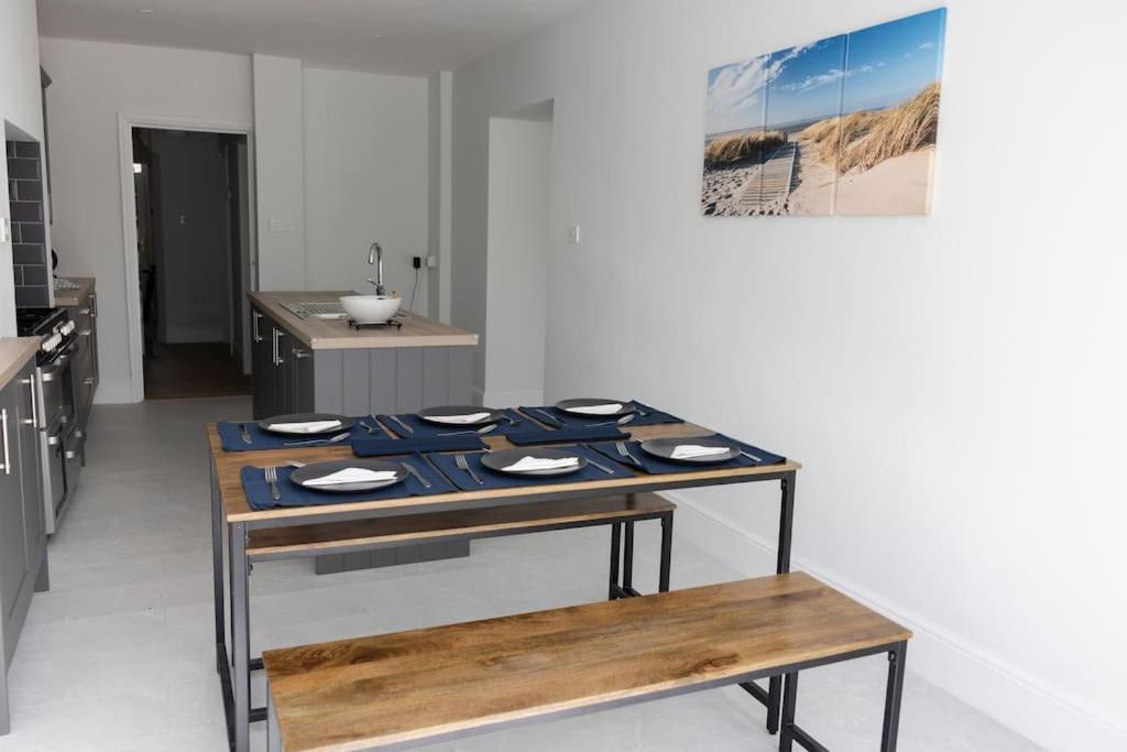 Spacious Holiday Home In Porthcawl Ngoại thất bức ảnh
